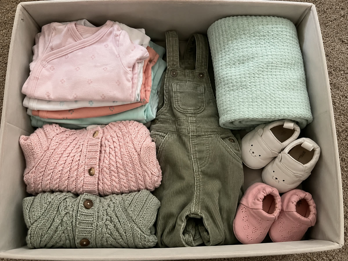 Baby clothes 12–18 mo